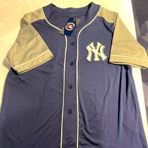 NY Yankees Button Up - new with Tags